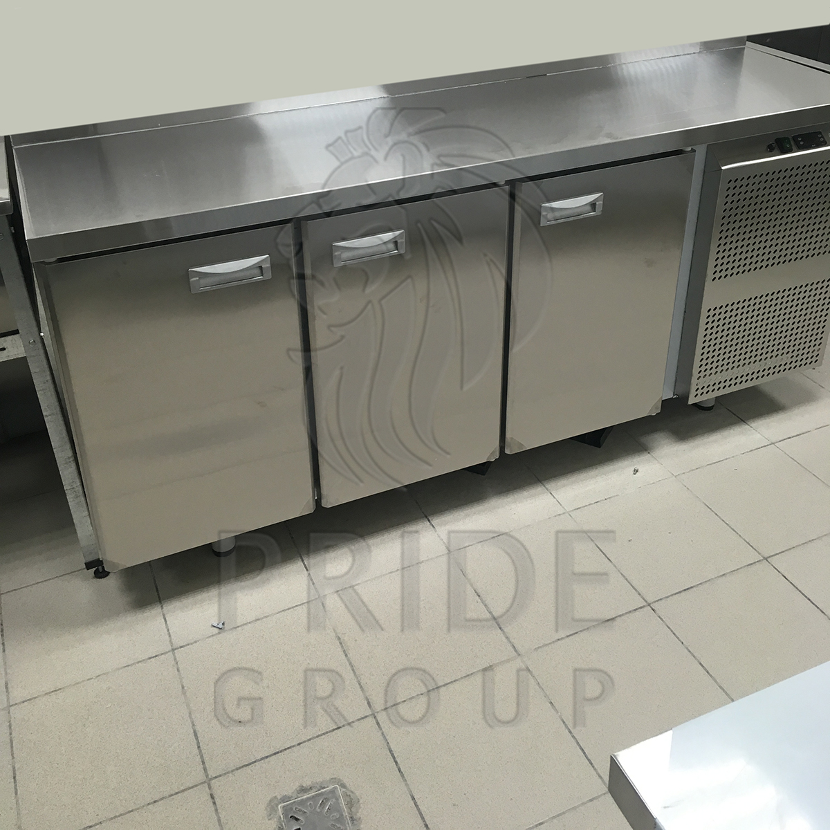Стол холодильный Finist УХС-600-3 универсальный 1810х600х850 мм